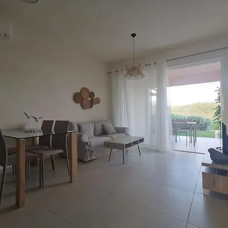 两卧室公寓-带露台花园 Appartement Chania (Crete)