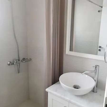 两卧室公寓-带露台花园 * Chania (Crete)