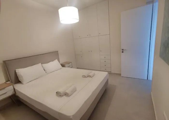 两卧室公寓-带露台花园 アパート