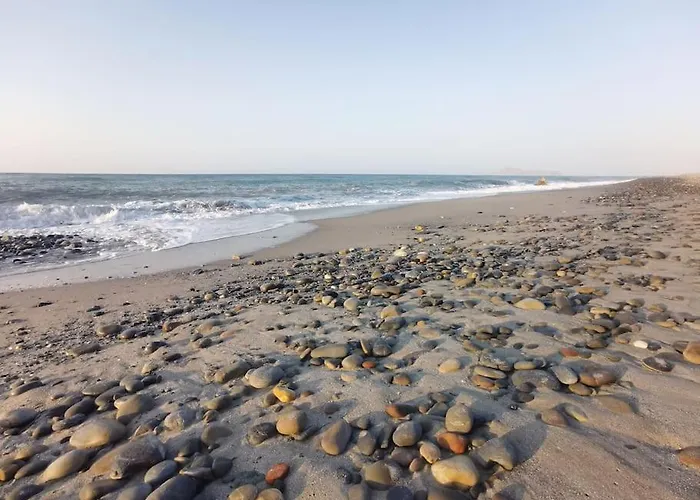 公寓 两卧室公寓-带露台花园 干尼亞